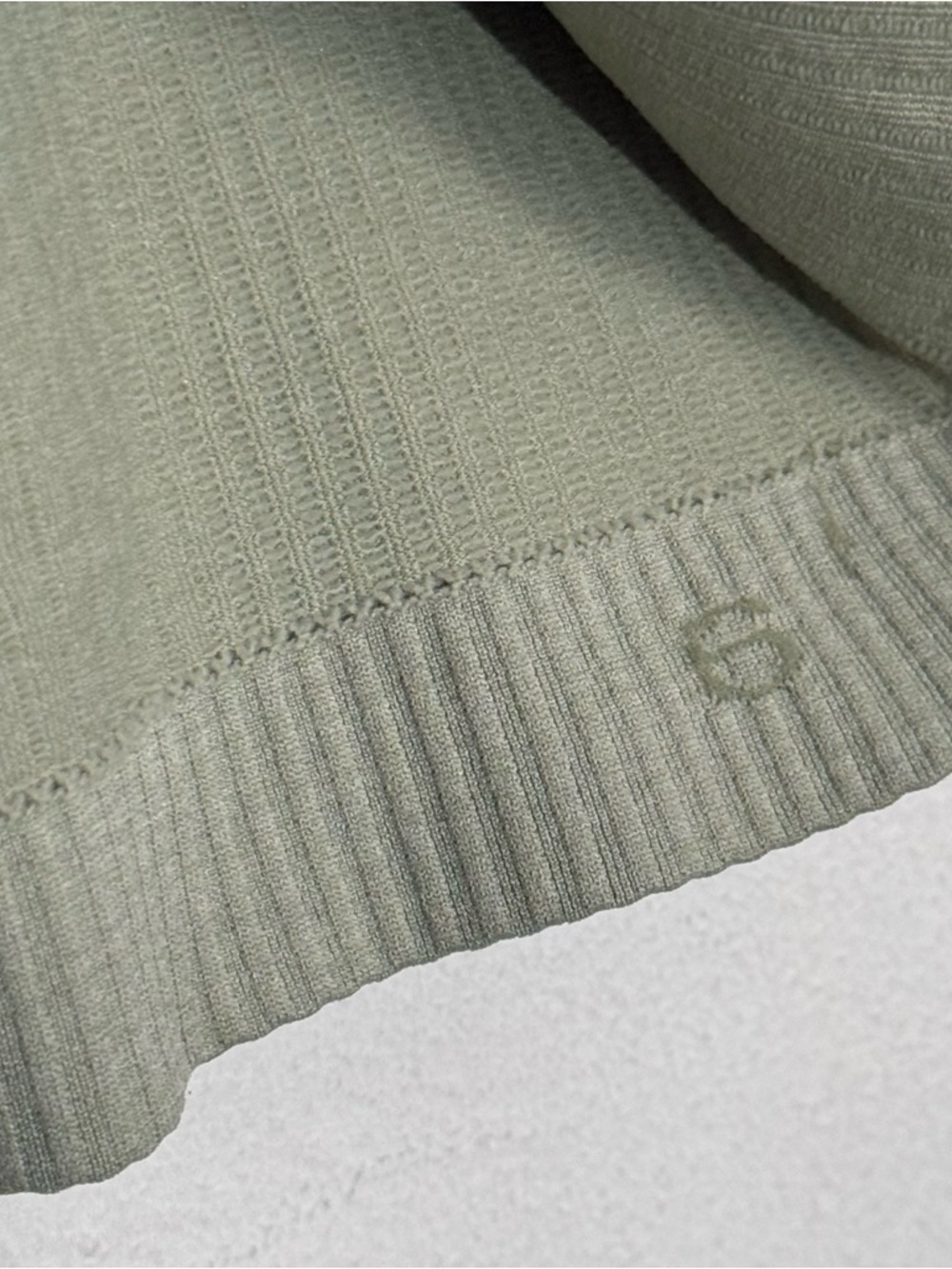 Lululemon Ebb to Street Racerback Tank Top Light Support Willow Leaf Green sz 6 - Picture 5 of 5